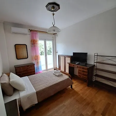 Seaview Flora's Luxury Apartment-300meters From The Appartamento Rethymno