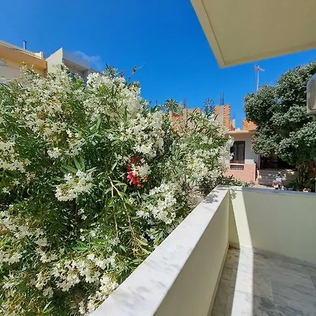 Seaview Flora's Luxury Apartment-300meters From The * Rethymno