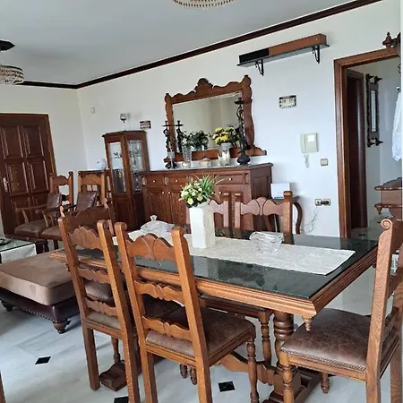 Апартаменты Seaview Flora's Luxury Apartment-300meters From The Ретимно