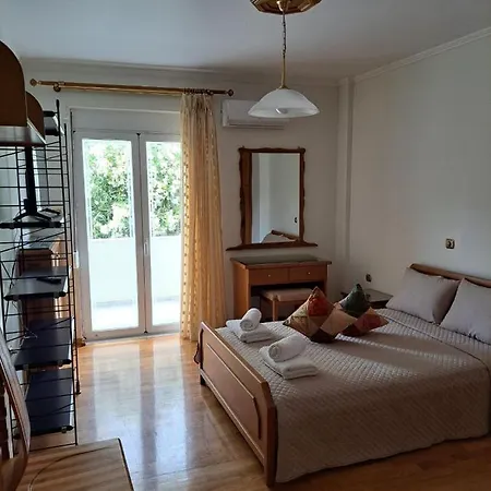 Апартаменты Seaview Flora's Luxury Apartment-300meters From The *
